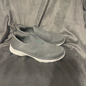 Skechers woman Gray Knit Slip-On Sneakers